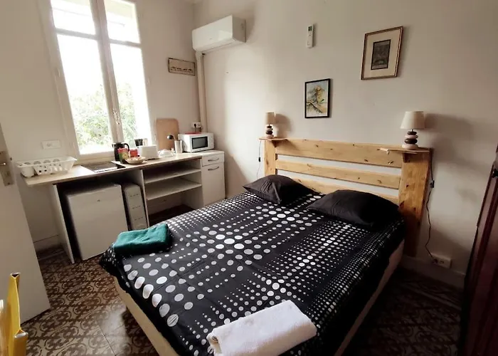 Le Jasmin Airconditioned Studio With Swimming Pool